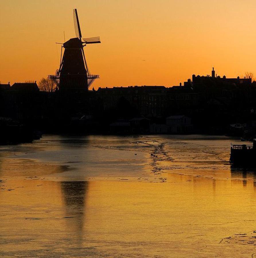 Romantic quiet studio on the canal Amsterdam Esterno foto